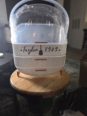 Taylor Swift Beige & White Fabric Jewelry Organizer with Handle